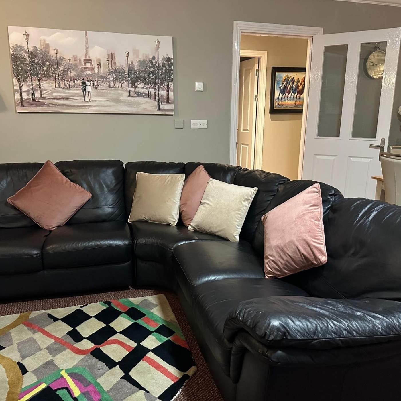 Spacious 2 Bedroom Apartment In קיל איירן מראה חיצוני תמונה
